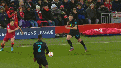 雄鹿内线发挥出色 字母哥统治攻防两端