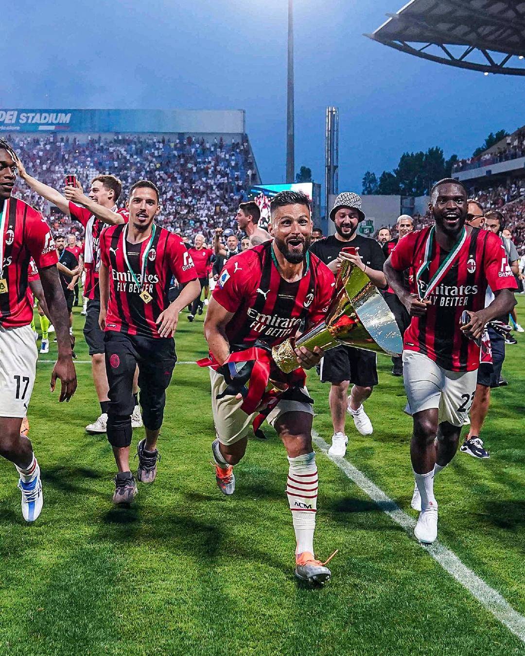 CBA第15轮最佳阵容公布，赵继伟、洛夫顿领衔